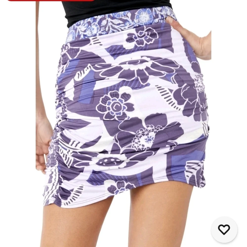 Free People She Is Something Else Mini Tulip Skirt Size Large Plum Combo Beach